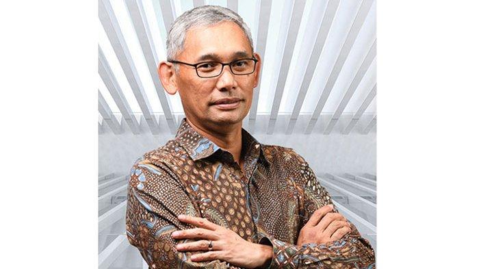 Rionald Silaban yang menjabat sebagai Dirjen Kekayaan Negara, disebut sebagai orang terkaya di Indonesia oleh Menteri Keuangan Sri Mulyani.