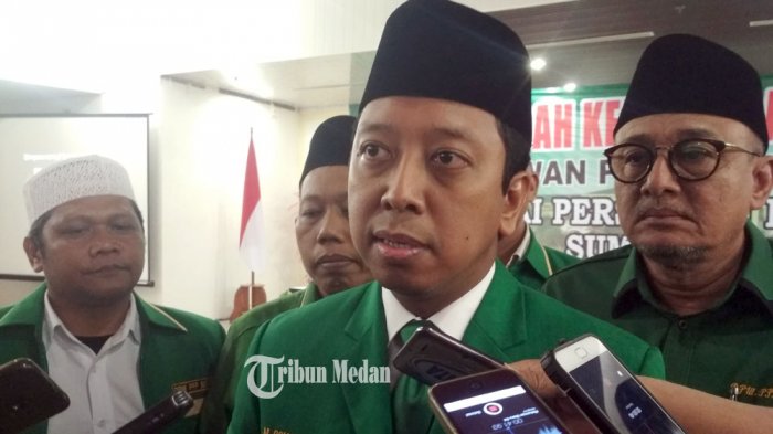 Ketua Umum PPP Muhammad Romahurmuziy usai membuka Musyawarah Kerja Wilayah (Mukerwil) I DPW PPP Sumut di Asrama Haji Medan Jalan AH Nasution, Selasa (19/12/2017).
