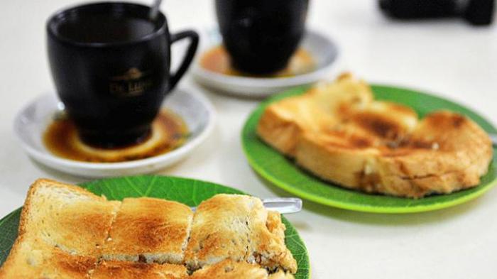 Roti bakar srikaya, salah satu menu khas di Kedai Sedap.
