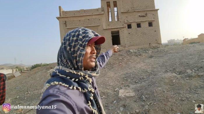 Inilah penampakan rumah angker di Arab Saudi yang tak bisa dibongkar pakai alat berat.