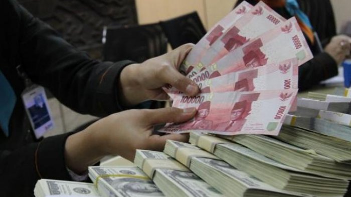 Nilai tukar rupiah merosot