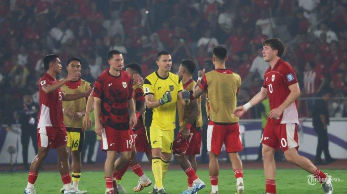 TIMNAS INDONESIA MEROKET - Pesepak bola Timnas Indonesia usai melawan Timnas China pada Kualifikasi Piala Dunia 2026 zona Asia di Stadion Gelora Bung Karno (GBK) Jakarta, Kamis (5/6/2025).Update ranking FIFA negara ASEAN, Timnas Indonesia meroket, Thailand ikut ketiban untung, Malaysia buntung. TRIBUNNEWS/HERUDIN