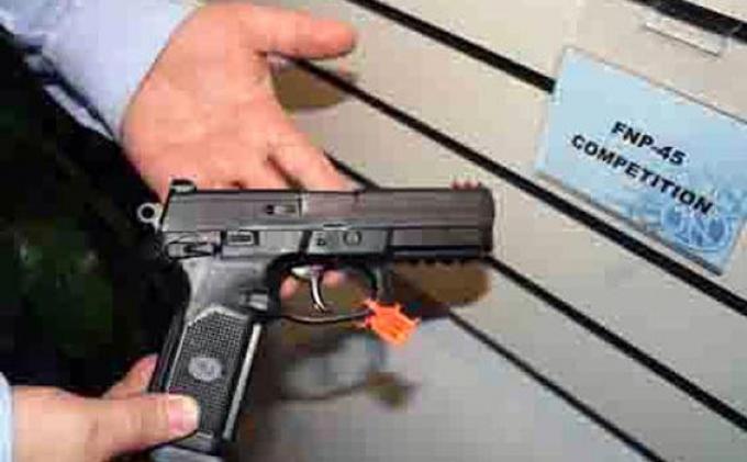 Ilustrasi Pistol FN45