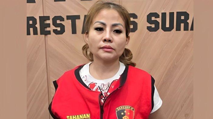 DITAHAN POLISI-  Sosok Jan Hwa Diana, atau Diana Sentosa Seal ditahan Polrestabes Surabaya karena dilaporkan merusak mobil seorang kontraktor.