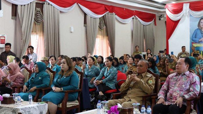 Tim Penggerak PKK Pemerintah Kabupaten Pakpak Bharat melaksanakan Supervisi Desa Binaan Pola Asuh Anak dan Remaja (PAAR), HATINYA PKK, dan IVA Test Tahun 2024, Selasa (27/2/2024). Acara yang digelar di Bale Sada Arih ini turut dihadiri Perwakilan TP PKK Provinsi Sumatera Utara, Riza Vahlevi Lubis selaku Sekretaris I TP PKK Provinsi Sumatera Utara bersama rombongan. (Diskominfo Pakpak Bharat)