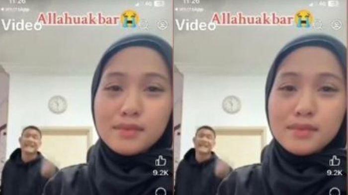 DITALAK SUAMI - Seleb TikTok Siti Jamumall ditalak suami saat melakukan live, Minggu (15/5/2025) dini hari. Dia pun tak kuasa menahan tangis. Momen tersebut lantas viral di media sosial dan menjadi sorotan.