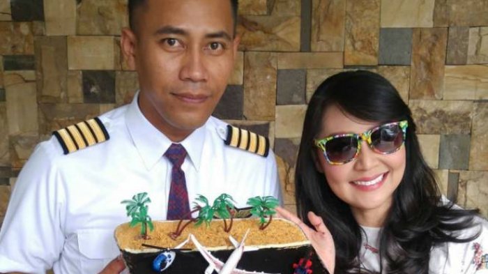 Tessa Kaunang dan pilot diduga kekasihnya. (Tribun Timur)