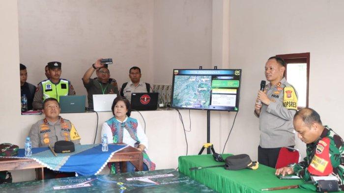 Kapolres Tanah Karo AKBP Wahyudi Rahman, SH SIK MM CPHR CBA dampingi Kapolda Sumut Irjen Po Agung Setya Efendi meninjau event Aqua Bke Jetski Danau Toba di Pantai Sinalsal, Desa Tongging, Kecamatan Merek, Rabu (22/11/2023) berlangsung aman dan lancar.