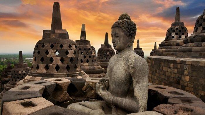 STUPA- Sebuah stupa Budha di Candi Borobudur yang erat kaitannya dengan nilai-nilai sejarah di Indonesia.