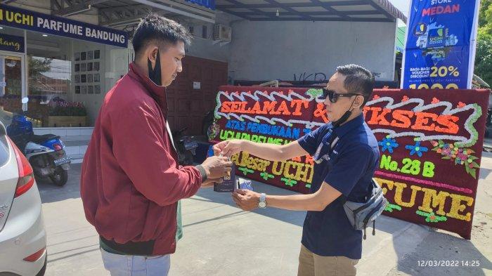 Grand Opening, Uchi Parfum Bagikan 1000 Parfum Gratis - Tribun-medan.com