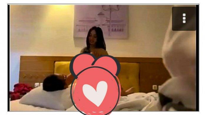 Ilustrasi Adegan Dewasa