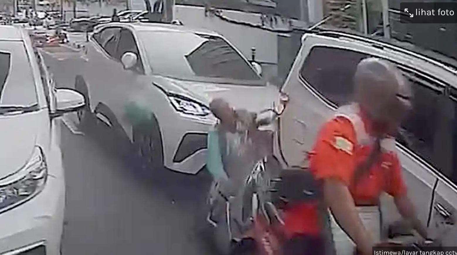 Istri Setia Menanti Kesadaran Hasan Ojol Korban Lindasan BYD