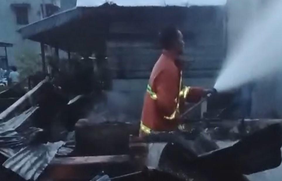 Nahas, Lilin Jatuh Picu Kebakaran 3 Rumah di Langkat
