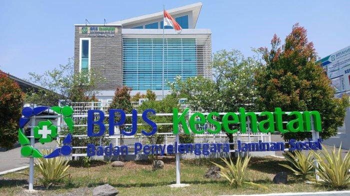 Kantor BPJS Kesehatan Cabang Tegal yang beralamat di Jalan Teuku Umar Kelurahan Debong Tengah, Kecamatan Tegal Selatan, Kota Tegal.