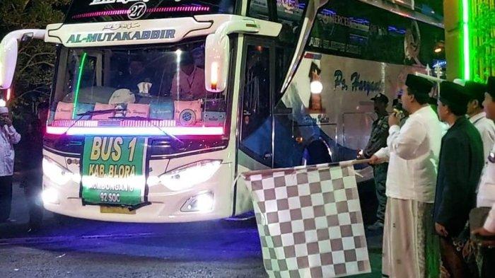 Jemaah calon haji Kabupaten Blora didominasi oleh kelompok lansia dan risiko tinggi (risti). 85 persen dari 673 orang calhaj atau 570 orang di antaranya adalah lansia dan risti. Keberangkatan 673 calhaj blora dilepas oleh Bupati Blora, Arief Rohman, di Pendopo Rumah Dinas Bupati Blora, Rabu (21/6/2023).