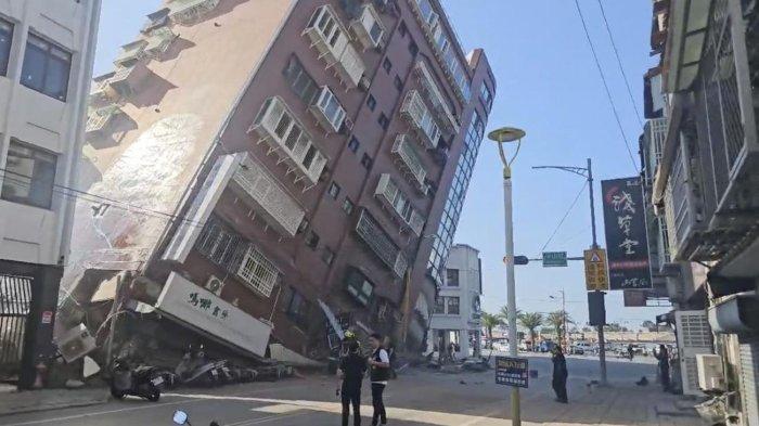 Ibu Kota Taiwan, Taipe, dilanda gempa berkekuatan magnitudo 7,2 pada Rabu (3/4/2024) pagi. Sejumlah gedung tinggi dilaporkan ambruk.
