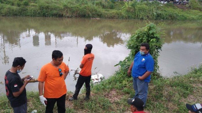 Jenazah Tanpa Pakaian Ditemukan Mengambang di Bawah Jembatan Kanigoro