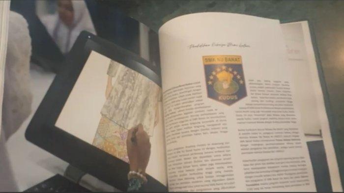 Halaman yang memuat SMK NU Banat Kudus pada buku 'Kebaya, Keanggunan yang Diwariskan' karya Miranti Serad Ginanjar dan Emi Wiranto, dokumen pengajuan kebaya sebagai WBTB Indonesia ke UNESCO.