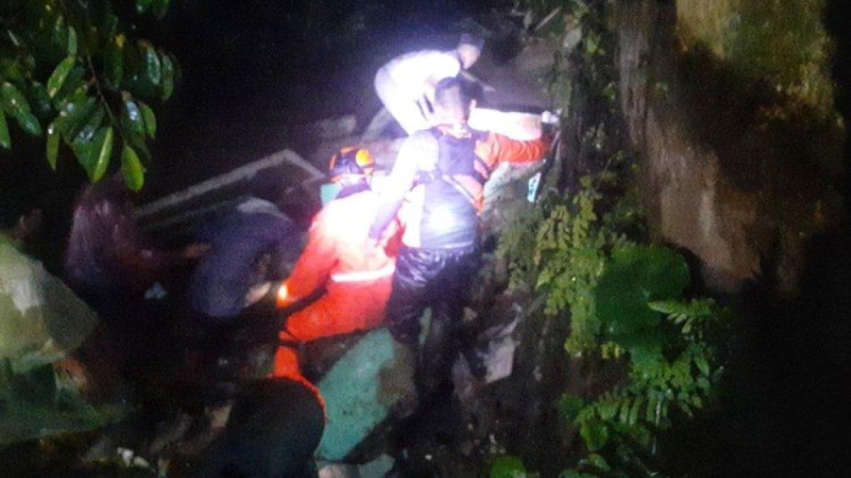 1 rumah ambruk diterjang derasnya air sungai Cicatih Sukabumi