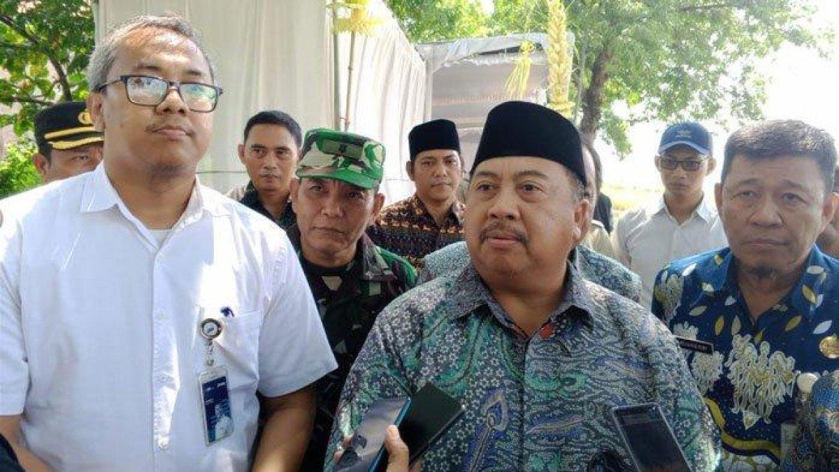 PROGRAM BUPATI JOMBANG - Bupati Jombang, Warsubi, Senin (7/4/2025). 100 hari pemerintahan Bupati Jombang, Warsubi, dan Wakil Bupati Jombang, KH Salmanudin Yazid, mencatat tingkat kepuasan publik yang signifikan.