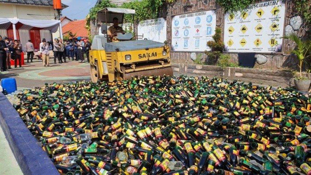 14.039 botol minuman keras