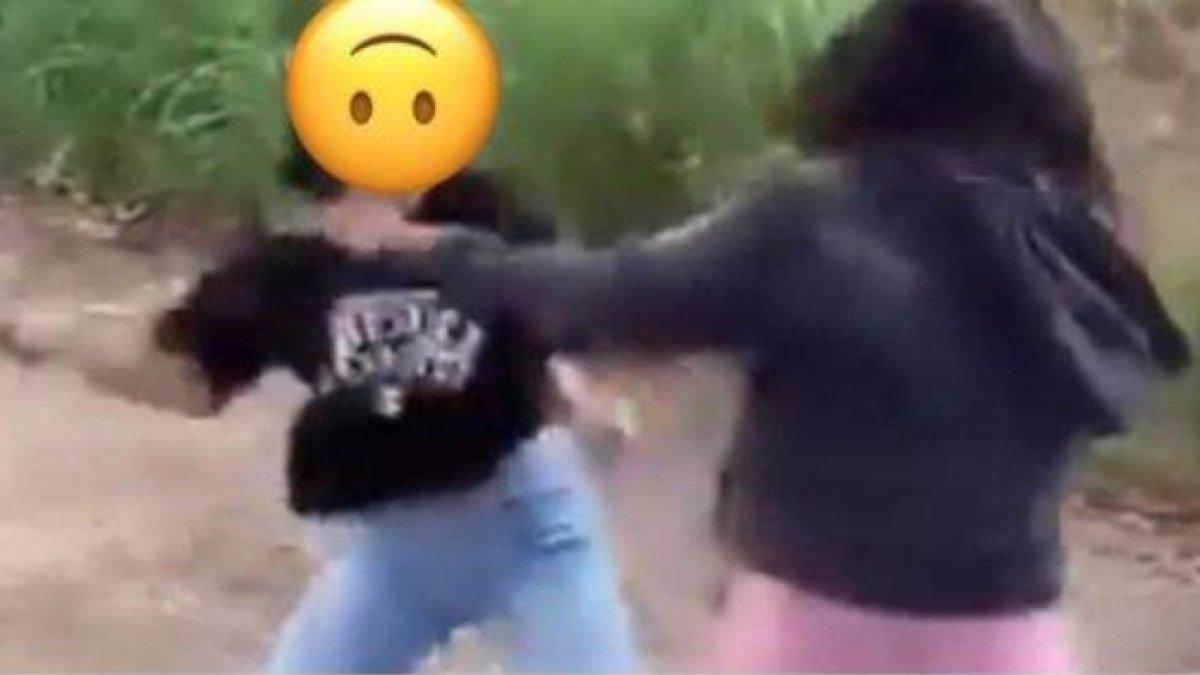 2 wanita terlibat perkelahian