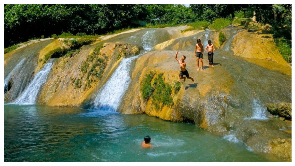 Air terjun lorotan semar