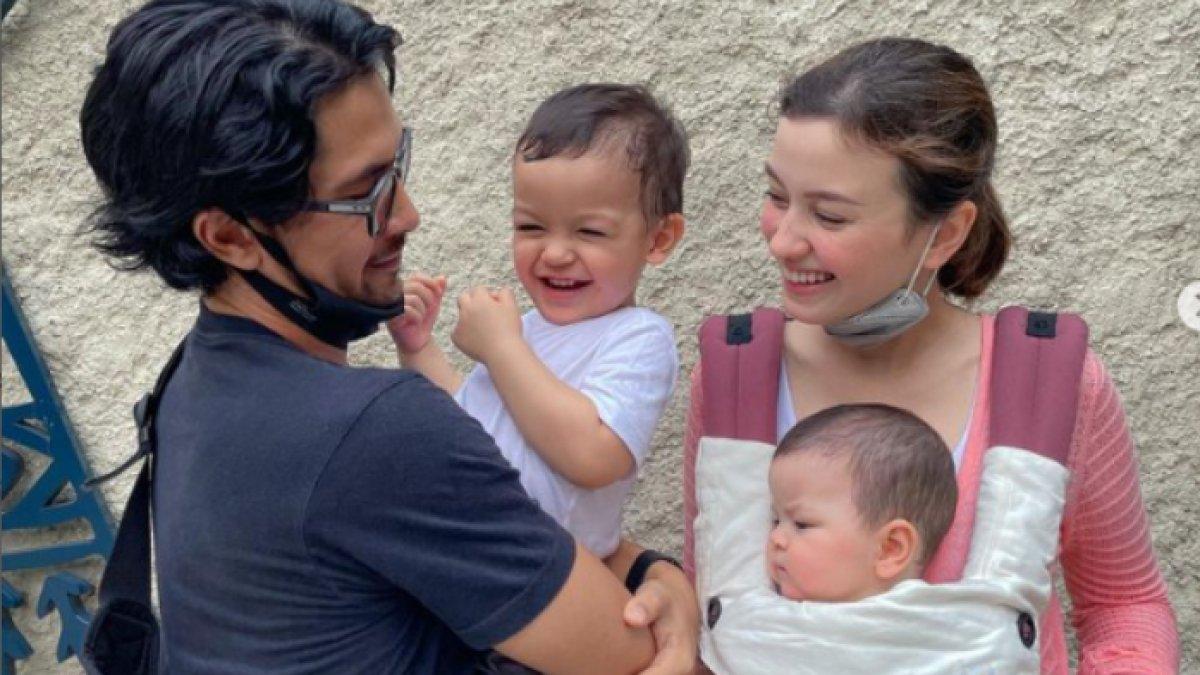 7 potret mesra Kimberly Ryder dan Edward Akbar