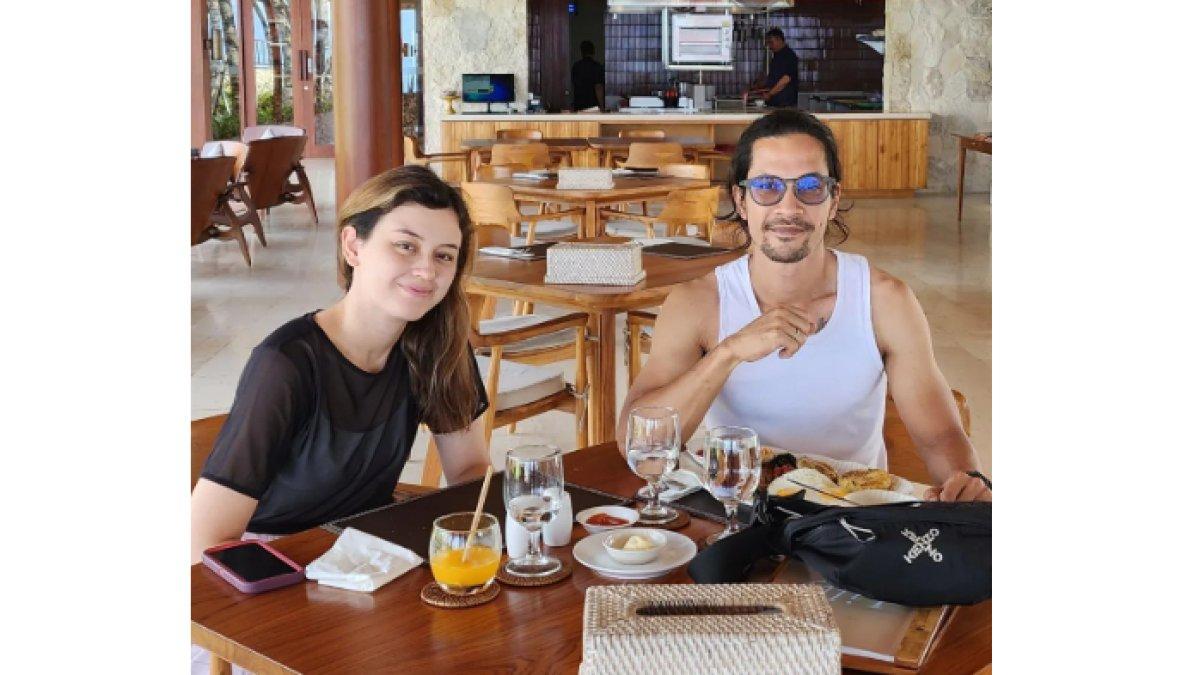 7 potret mesra Kimberly Ryder dan Edward Akbar (6)