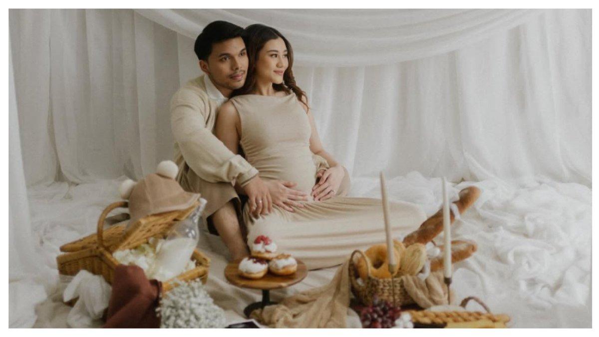 Thariq Halilintar dan Aaliyah Massaid menanti kelahiran anak pertama mereka.