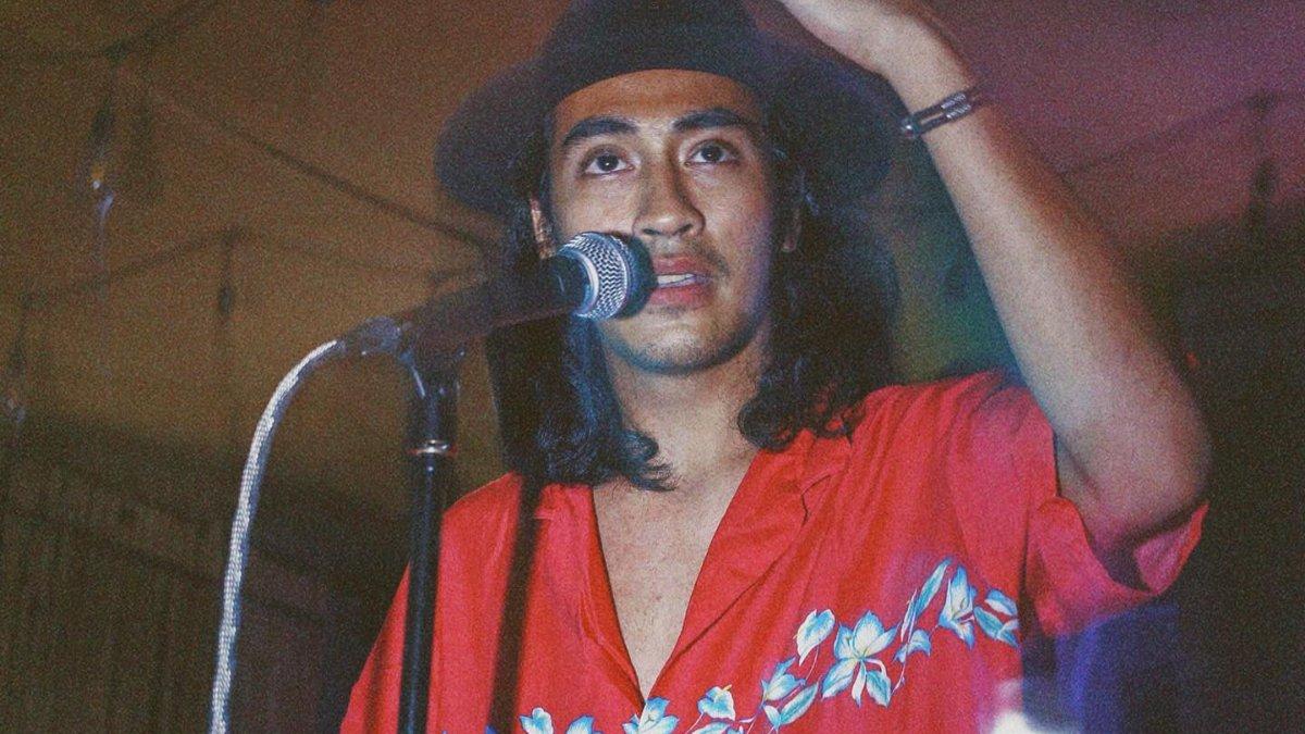 Abidzar juga menjadi anggota band LAKI yang sebelumnya bernama The Oncom. 