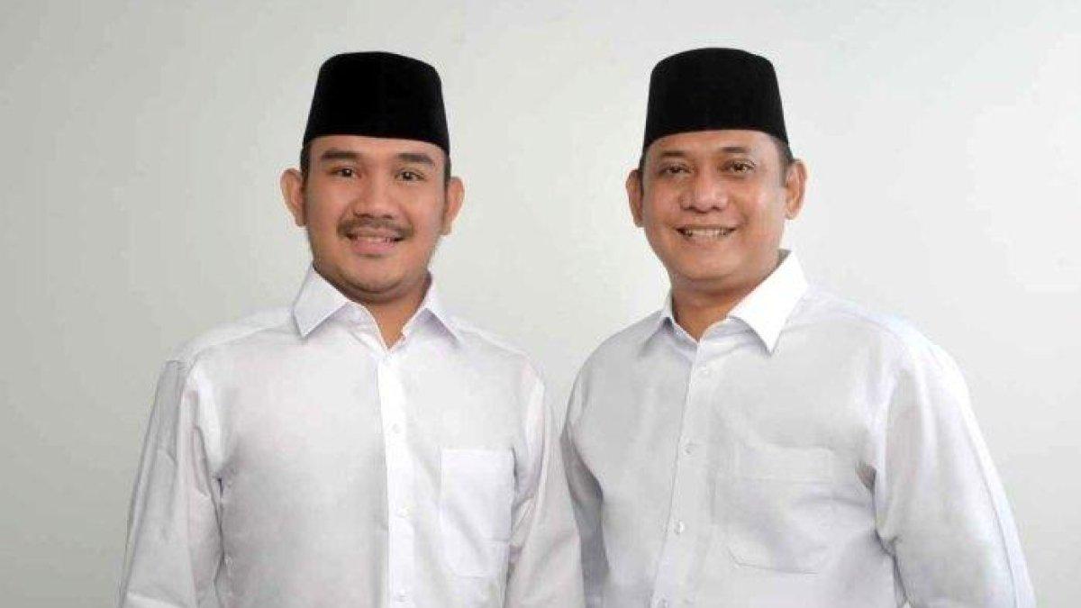 WAKIL BUPATI BEKASI - Komisi Pemilihan Umum (KPU) Kabupaten Bekasi menetapkan pasangan calon Ade Kuswara Kunang-Asep Surya Atmaja sebagai Bupati dan Wakil Bupati terpilih Kabupaten Bekasi pada Pilkada tahun 2024 pada Rapat Pleno Terbuka KPU Kabupaten Bekasi yang digelar di Hotel Holiday Inn Jababeka Cikarang, pada Kamis (9/1/2024).
