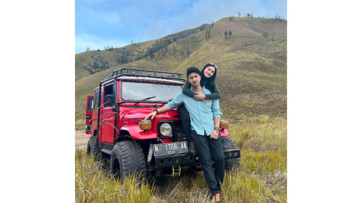 Aditya Zoni dan Yasmine.