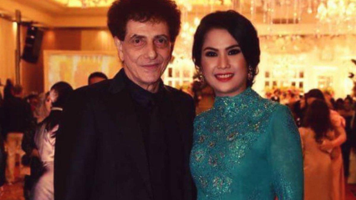 Ahmad Albar Bareng Istri Muda Dewi Sri Astuti