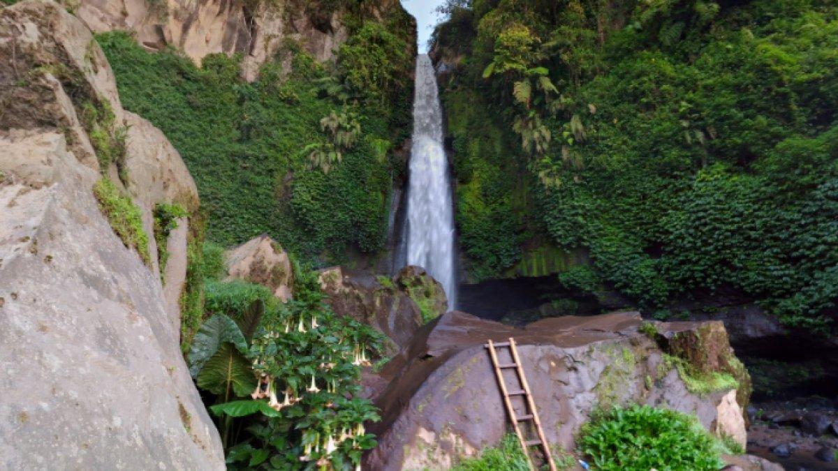 WISATA AIR - Potret Air Terjun Coban Talun diambil dari Google Street View pada Minggu (23/3/2025). Air Terjun Coban Talun berada di Kota Batu, Jawa Timur.