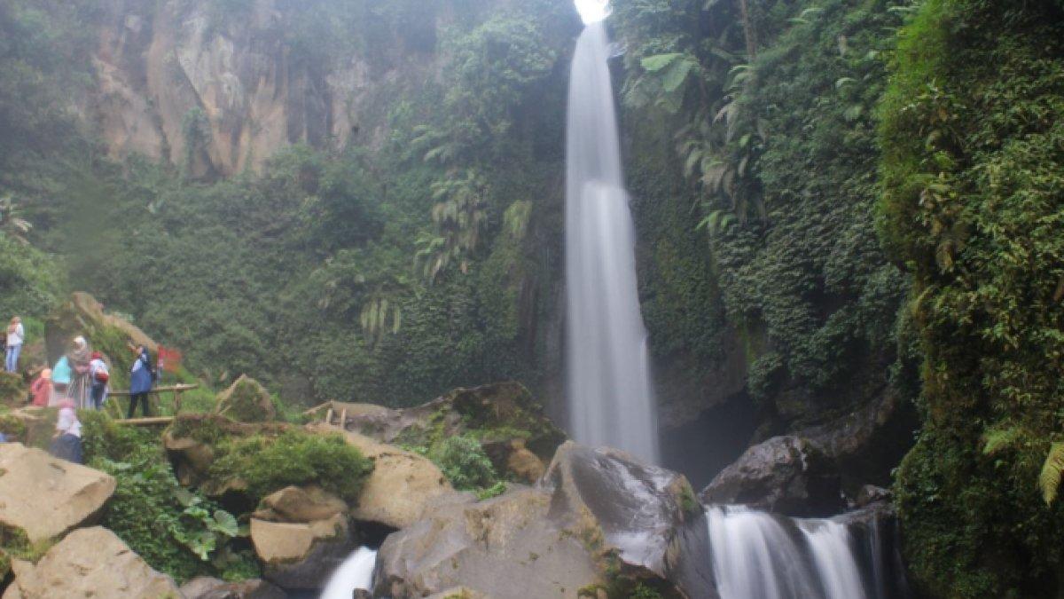 WISATA AIR - Potret Air Terjun Coban Talun disadur dari Kompas.com pada Minggu (23/3/2025). Air Terjun Coban Talun berada di Kota Batu, Jawa Timur.