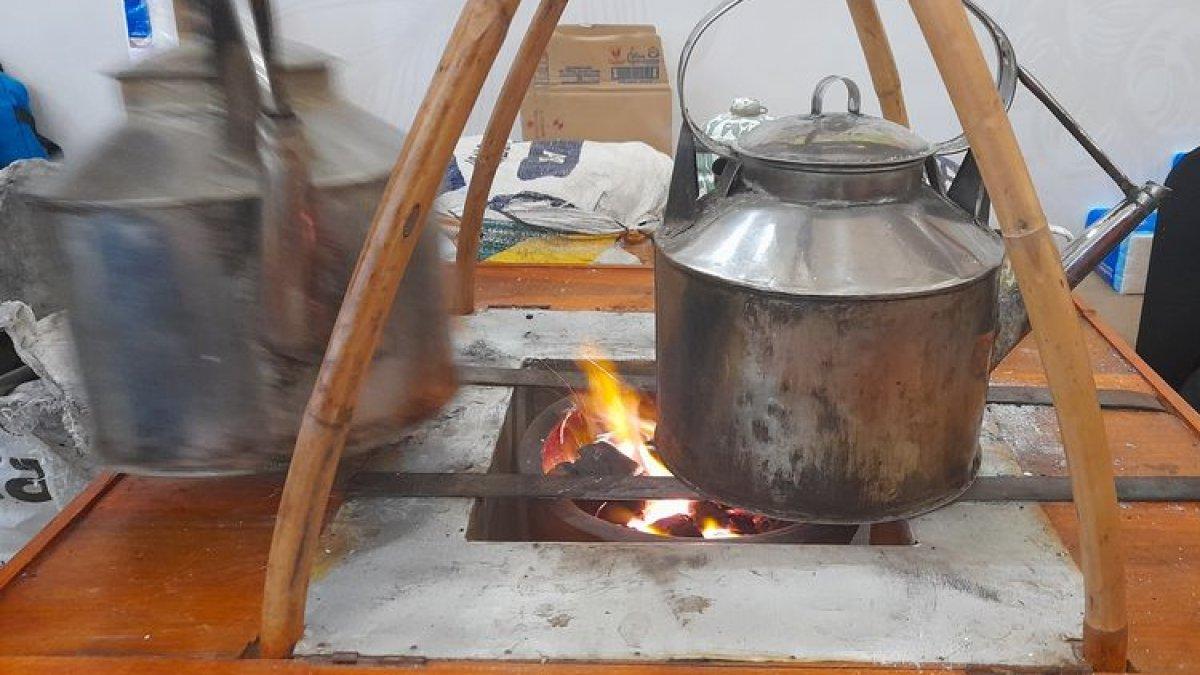 KOPI JOSS - Air panas dan arang di angkringan opi Joss Lik Man Jakarta Coffee Week 2023
