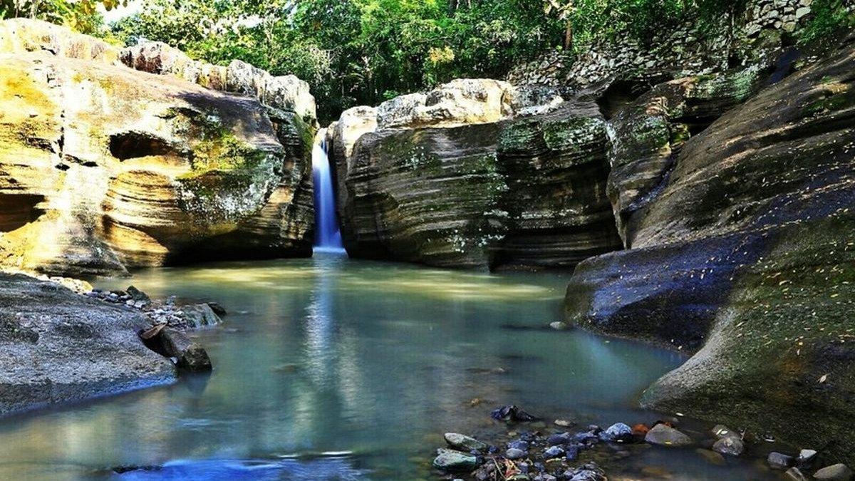 WISATA AIR KLATEN - Air terjun Luweng Sampang yang instagramable, air sejuk segar.