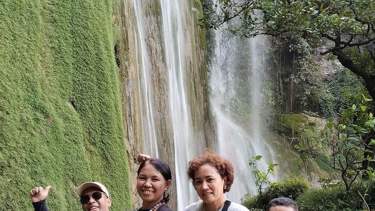 WISATA DI NTT - Air terjun Tengku Siwa, Desa Sambor, Kec. Reok Barat, Kab. Manggarai, NTT, Kamis, (12/6/2025).
