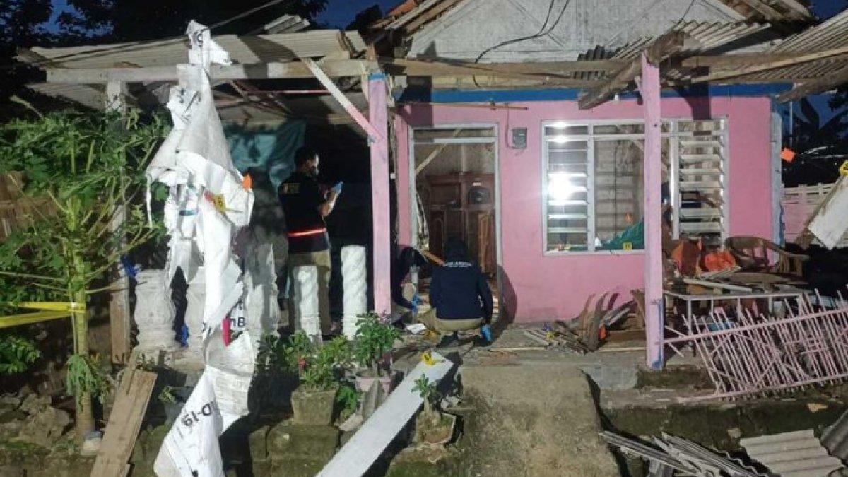 Akibat diserang orang tak dikenal, rumah Ketua KPPS di Pamekasan Rusak Parah