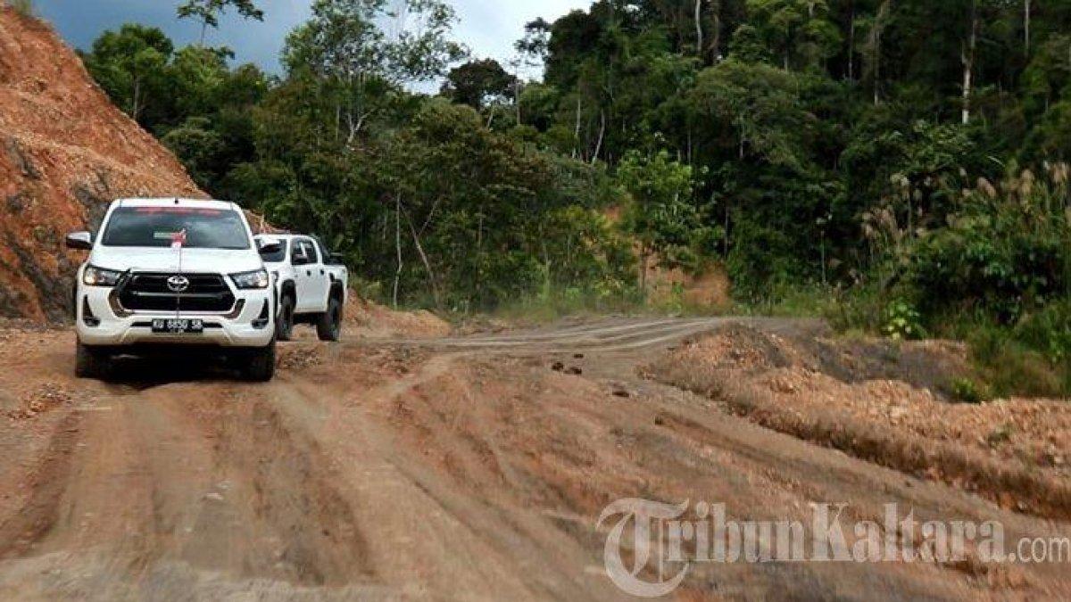 AKSES PERBATASAN KALTARA – Akses jalan menuju wilayah perbatasan RI-Malaysia, di Apau Kayan, Malinau, Kalimantan Utara, Kamis (17/4/2025)