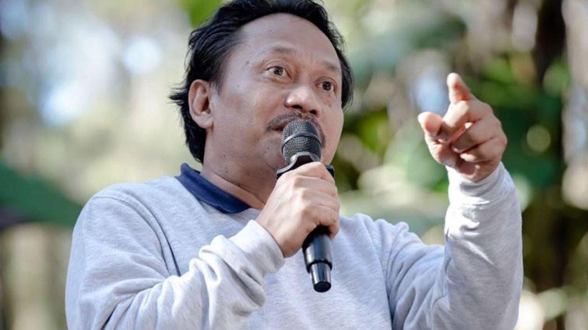 MASA LALU KOMIKA - Aksi Arief Didu saat stand up.