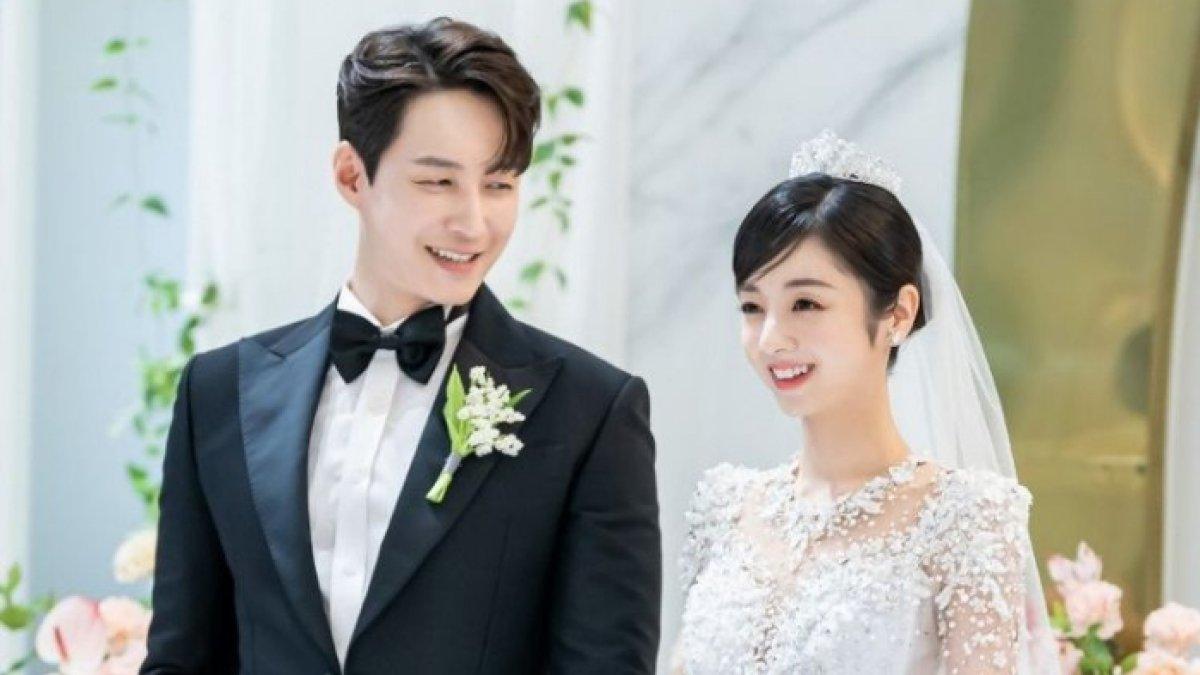 Aktor asal Korea Selatan Shim Hyung Tak menikah dengan Hirai Saya yang berasal dari Jepang.