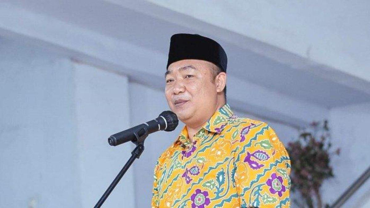 BUPATI TERPILIH KETAPANG - Alexander Wilyo mantan Sekda Kabupaten Ketapang mengucapkan Selamat Hari Santri Nasional, Selasa, 22 Oktober 2024.