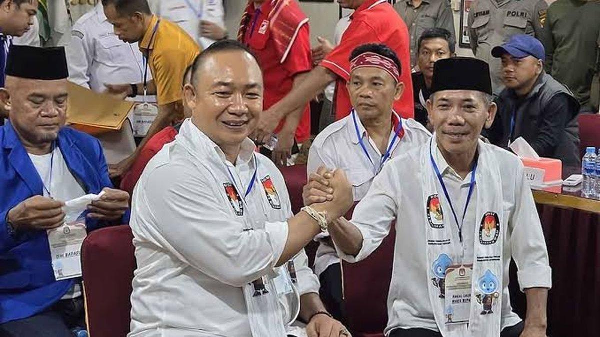 BUPATI KETAPANG - Komisi Pemilihan Umum (KPU) Kabupaten Ketapang, Kalimantan Barat (Kalbar) telah menetapkan pasangan calon nomor urut 2 Alexander Wilyo-Jamhuri meraih suara terbanyak dengan 130.810 suara, Kamis (5/12/2024).