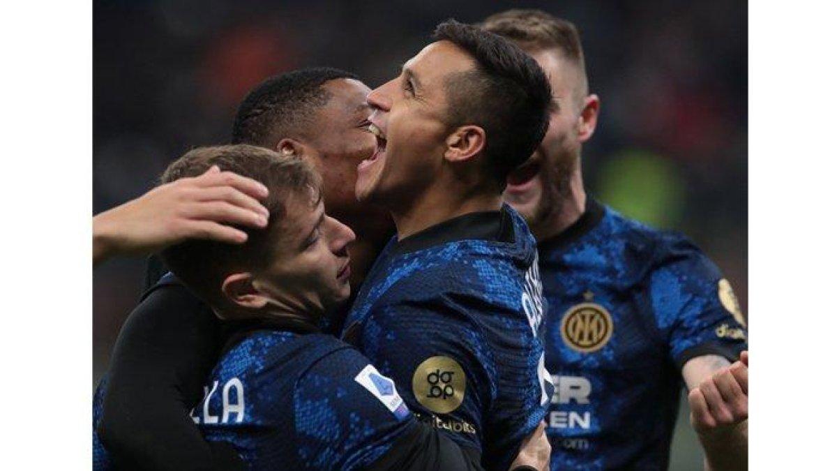Lini depan Inter Milan mulai lengkap, Alexis Sanchez kembali ke Nerazzurri pada bursa transfer musim panas, janji Simone Inzaghi siap-siap ditagih.