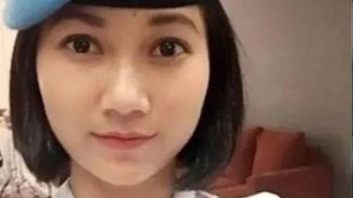 Ambar Dwi Klaudiyah ajudan wanita yang bertugas mengawal Selvi Ananda.
