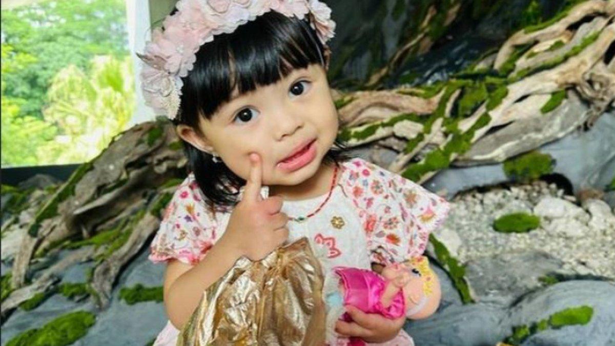 Ameena Anak Aurel Hermansyah Doyan Jajan Starling