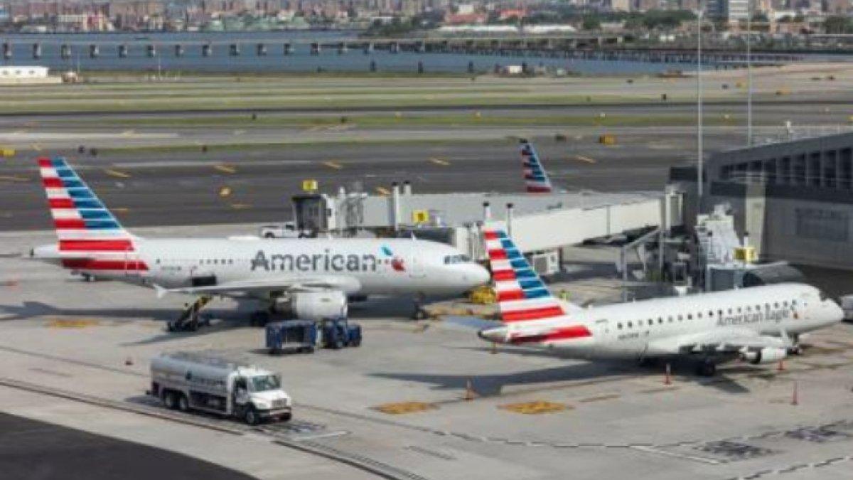 American Airlines penerbangan 1441 yang melakukan perjalanan dari Charlotte ke Boston.