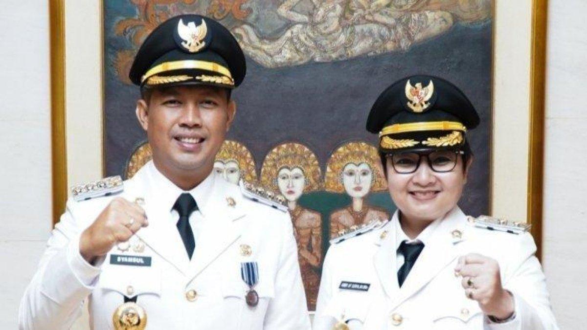 SYAMSUL-AMMY - Dr. Syamsul Auliya Rachman dan Ammy Amalia Fatma Surya resmi dilantik sebagi Bupati dan Wakil Bupati Cilacap periode 2025-2030 di Istana Negara, Jakarta, pada Kamis (20/2/2025). Keduanya dilantik oleh Presiden RI Prabowo Subianto bersama 481 pasangan kepala daerah lainnya.